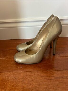 Stuart Weitzman VINTAGE Metallic Champagne Patent Stilettos❤️9